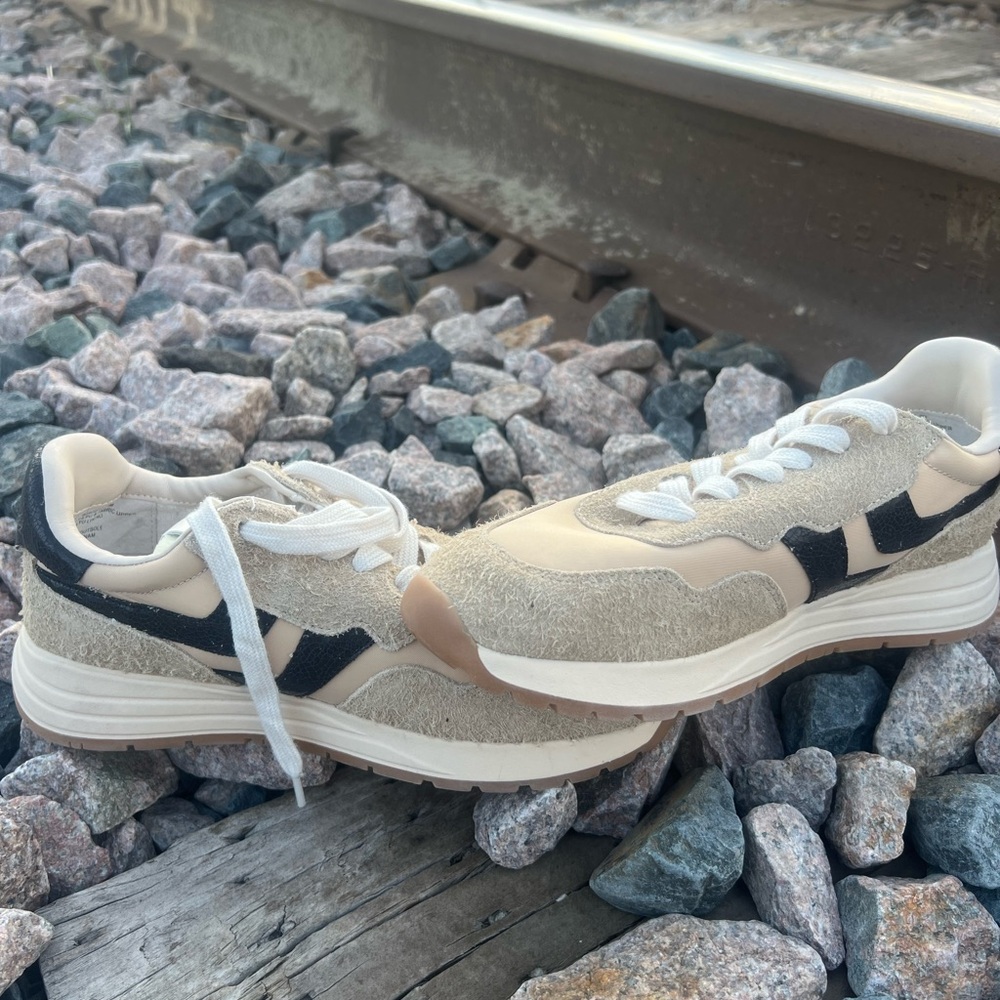 Steve Madden Beige Black Suede Sneakers